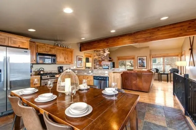 K B M Resorts- Pnf-860 Large 3bd, hot Tub, Fire Pit, Mountain View, Easy Walk Main St! - Yerinde Yemek