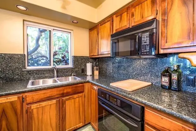 K B M Resorts- Pol-109 Expansive 2bd, Ocean Front Resort, Easy Access, Steps to Beach! - Mutfak