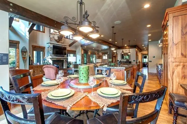 K B M Resorts- Prh-685 Penthouse 4bd, 4Ba Mountain Retreat, Pool Table, Private hot Tub! - Yerinde Yemek