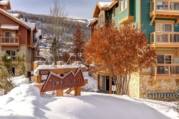 K B M Resorts- Tpc-102c Remodeled 3bd, Walk to Main and Town Lift, Private hot Tub, A/C