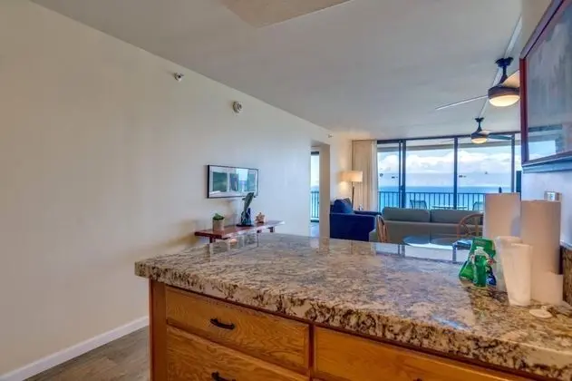 K B M Resorts- Vir-1204 Twelfth Floor Condo With Ocean Front Views on Kahana Bay - Mutfak