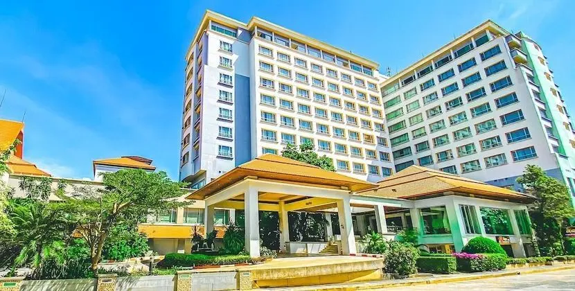 K Park Grand Hotel - Dış Mekan