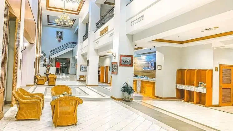 K Park Grand Hotel - Lobi