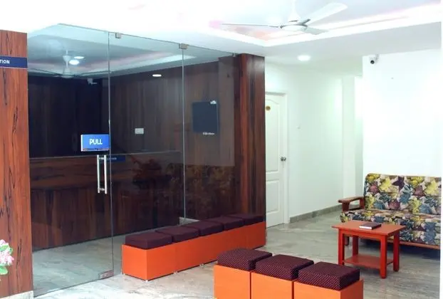 K11 Express - Opp Express Avenue - Lobi