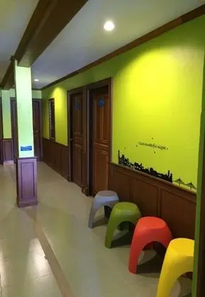 K2 Backpacker Hostel - Lobi