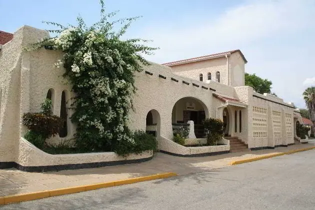 Kadoma Hotel and Conference Centre - 1