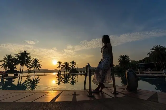 Kaengkrachan Boathouse Paradise Resort - Havuz