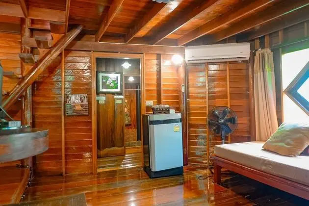 Kaengkrachan Boathouse Paradise Resort - Oda