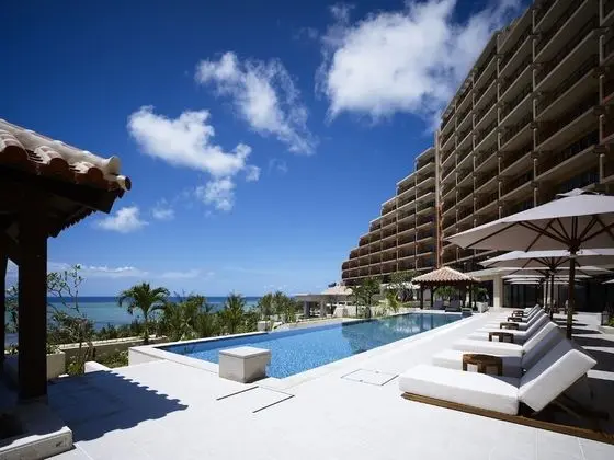 Kafuu Resort Fuchaku Condo Hotel - Havuz