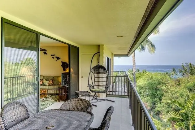 Kahaluu Bay Villas #305