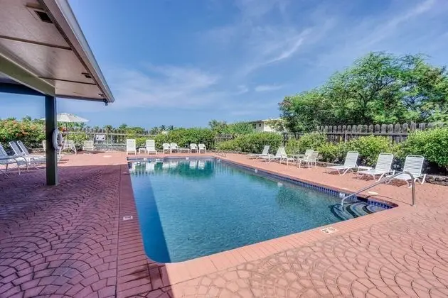 Kahaluu Bay Villas #305 - Havuz