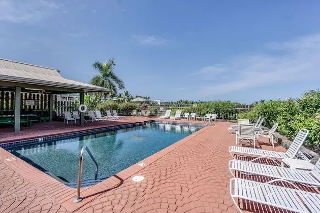 Kahaluu Bay Villas #305 - Havuz