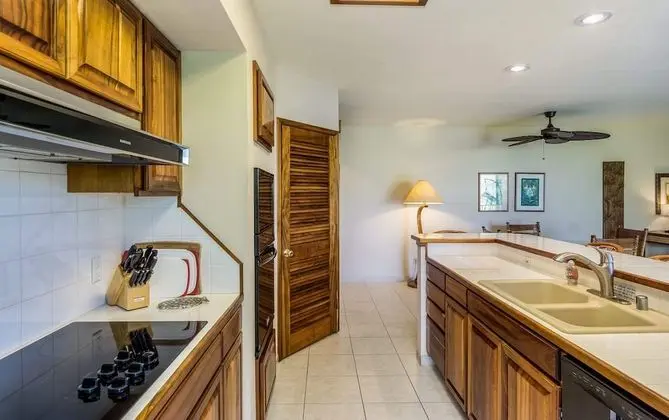Kahaluu Bay Villas #305 - Mutfak