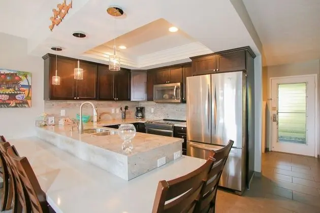 Kahana Sunset B7 2 Bedroom Condo by Redawning