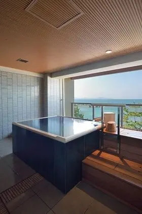 Kaike Seaside Hotel Uminoshiki - Havuz