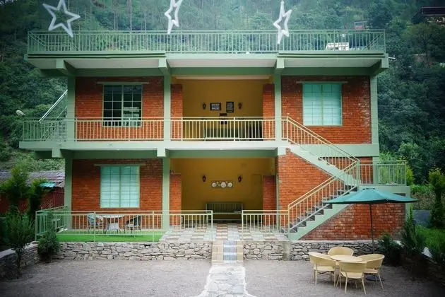 Kainaat A Riverside Homestay