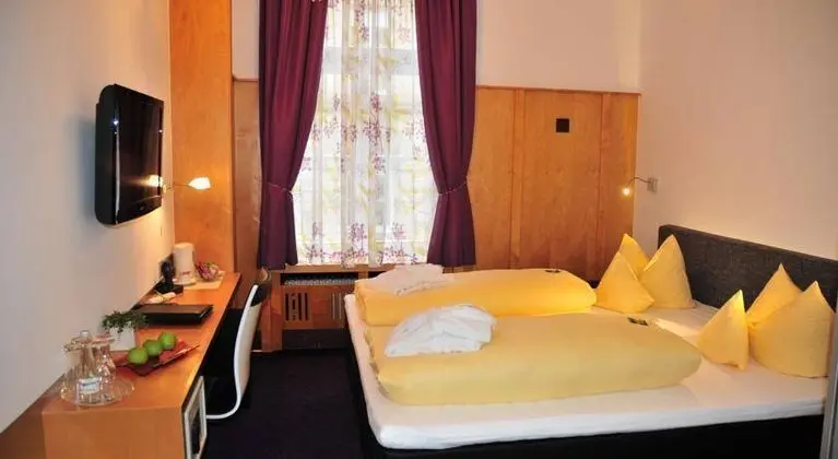 Kaiserhof - Genel