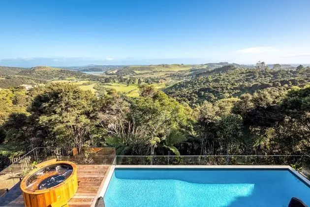 Kaitiaki Lodge - Pool & hot tub