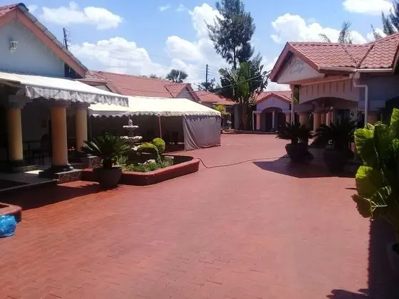 Kakwele Lodge & Tours