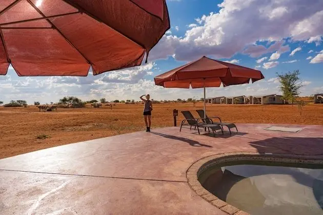 Kalahari Anib Lodge - Havuz