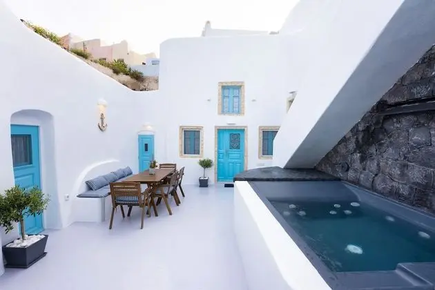 Kalamia Cave House