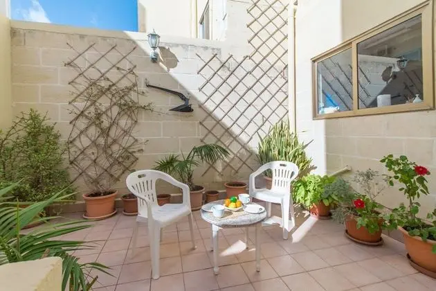 Kalkara Well Located Townhouse +courtyard - Dış Mekan