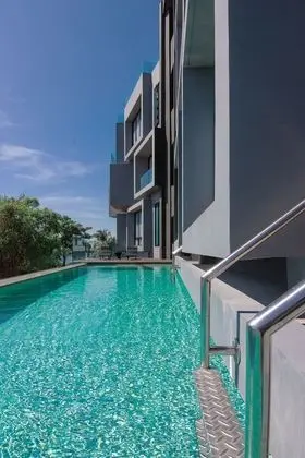 Kalm Bangsaen Hotel - Havuz