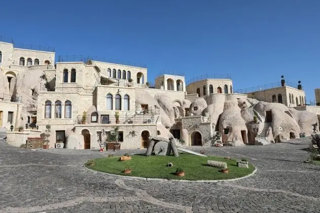 Kalsedon Cave Suites