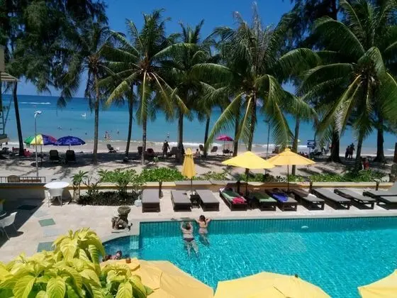 Kamala Beach Front Apartment - Havuz