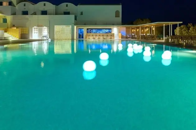 Kamari Beach Hotel - Havuz