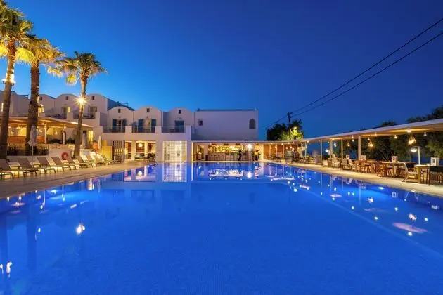 Kamari Beach Hotel - Havuz