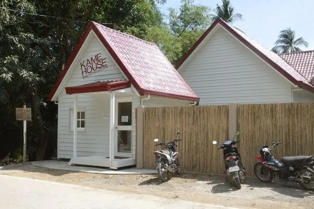 Kame House Backpackers - Hostel - Adults Only - Dış Mekan