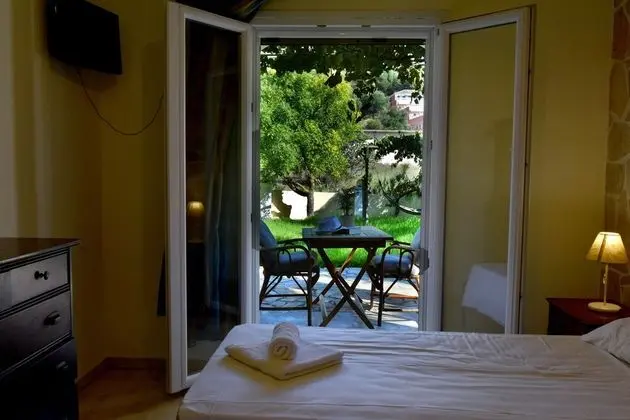 Kamelia Apartment, A Cozy 2 Bedroom Apt Only 150m From the sea - Oda