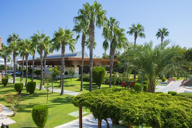 Kamelya Aishen ClubFotoğrafı