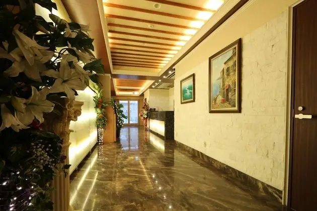 HOTEL KANADE Osaka Shinsaibashi - Lobi