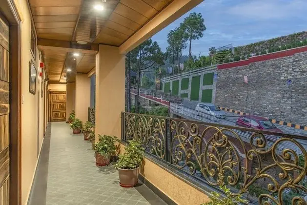 Kanishka Retreat Resort Chail - Lobi