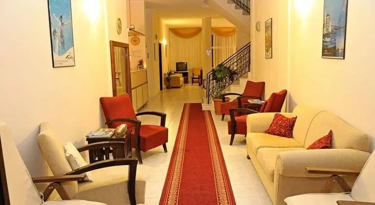 Karadede Hotel