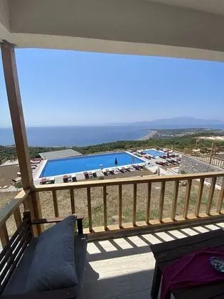 Karadut Taş Otel