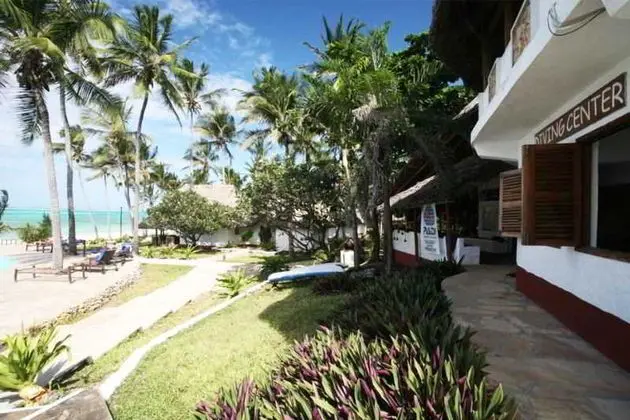 Karafuu Hotel Beach Resort