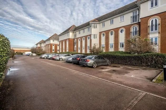 Karah Suites - The Galleria 2