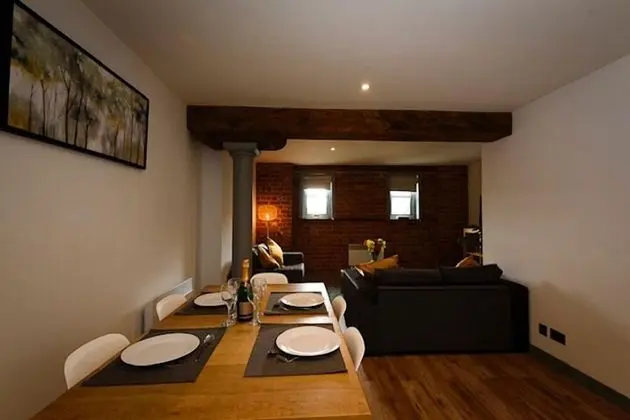 Karah Suites - Gloucester Docks - Yerinde Yemek