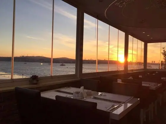 Karakoy Port  Hotel - Yeme / İçme