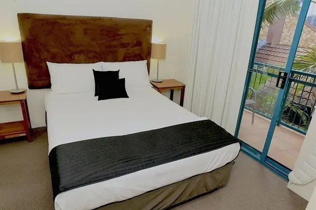 Karana Palms Self Contained Apartments