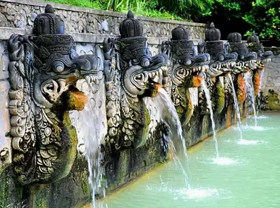 KARANG SARI Guesthouse & Restaurant - Havuz