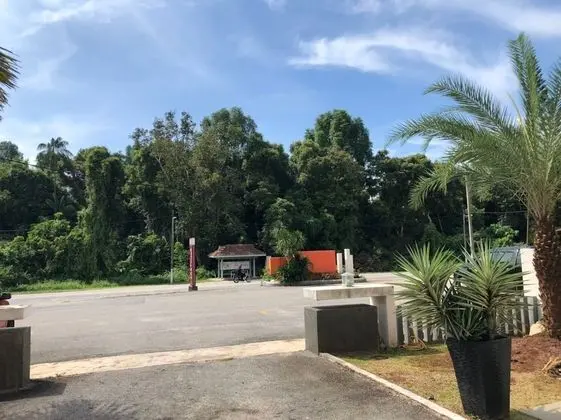 KARANG TIMUR MOTEL