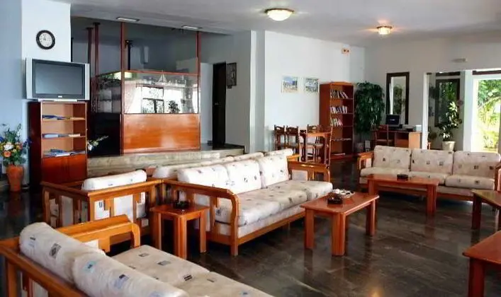 Karavados Beach - Lobi