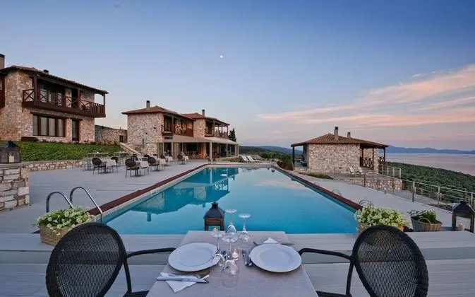 Karavia Lux Inn