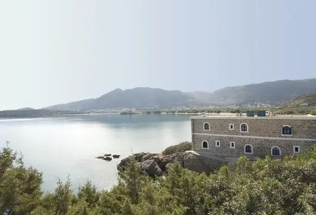 Karavostassi - The Stonehouse - Dış Mekan