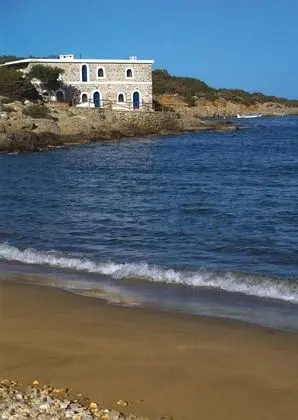 Karavostassi - The Stonehouse - Plaj
