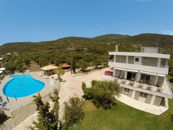 Kardamili Beach Hotel - Havuz
